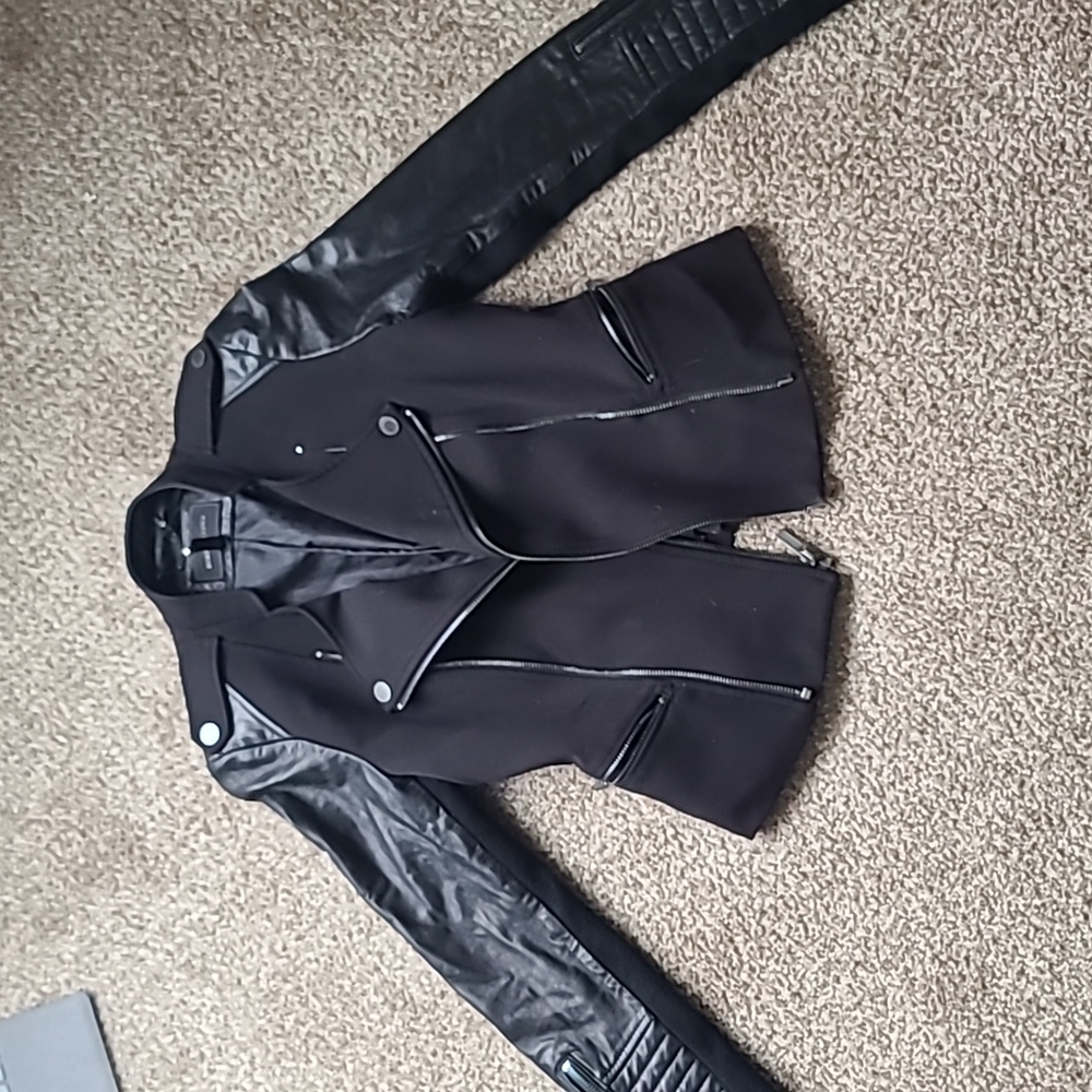 BCBGMaxazria size Small black leather jacket